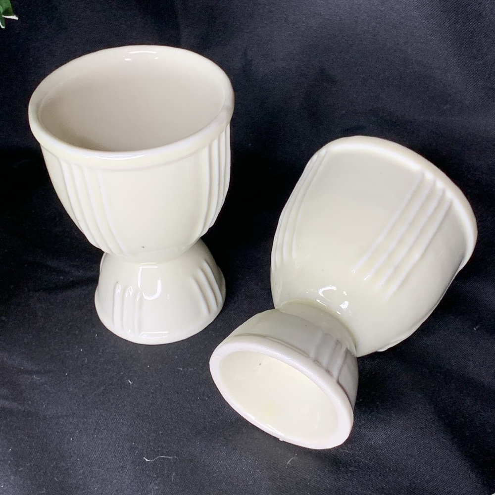 Vintage Art deco 1930โs Hankscraft cream colored double egg cups - Picture 4 of 10